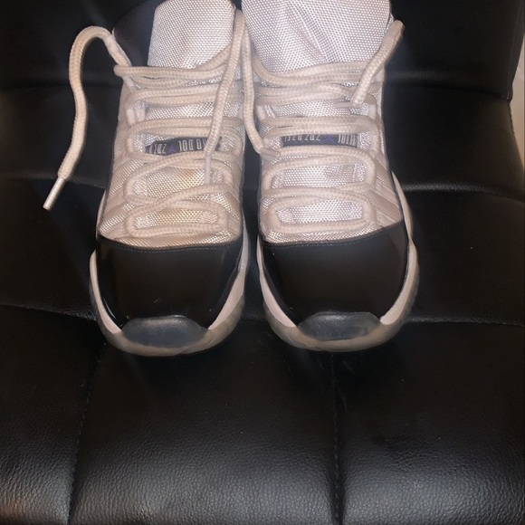 High top Black and white Jordan 45 - Picture 2 of 3